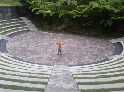 Narsis di Amphitheater, Bukit Doa